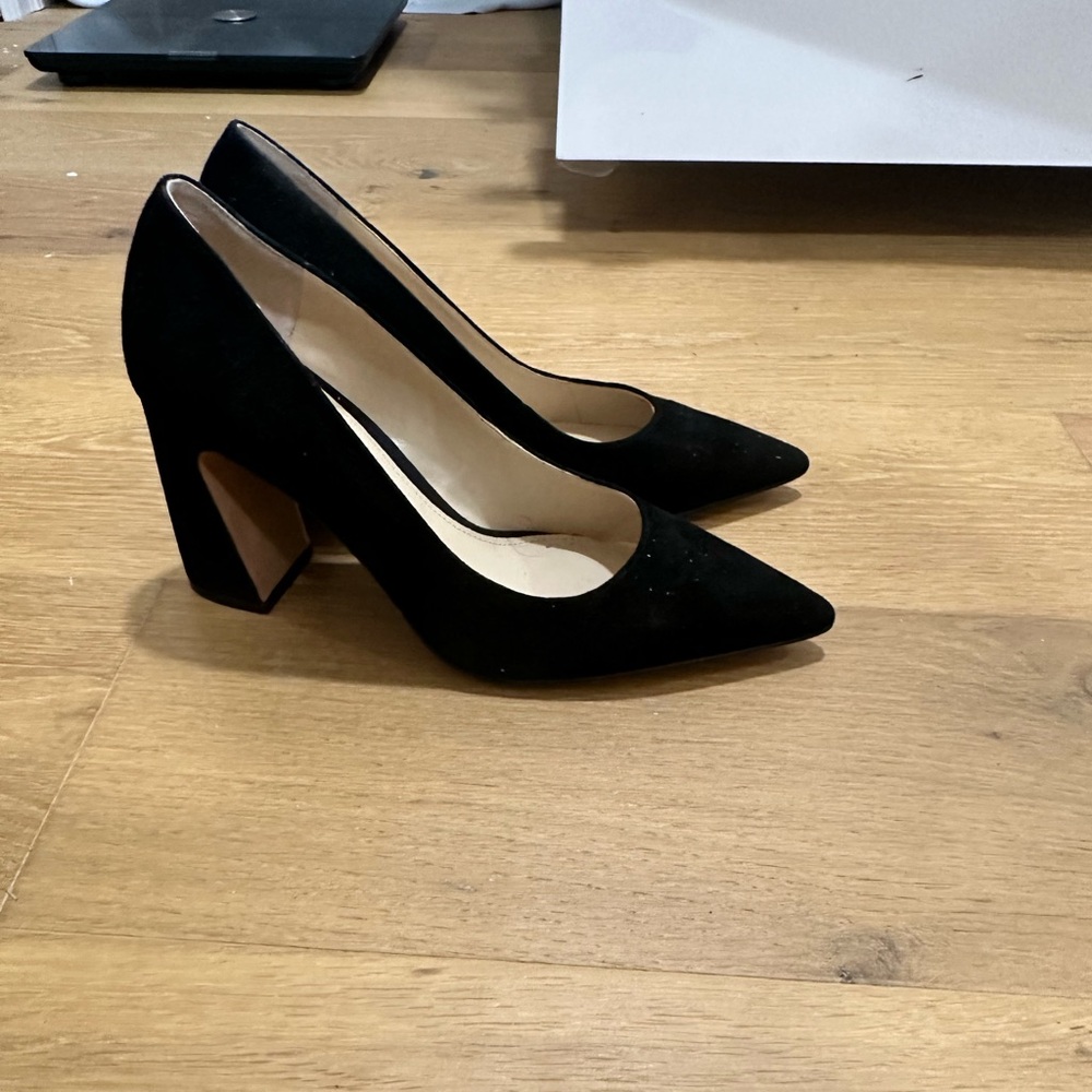 Brand new Vince cumuto pumps